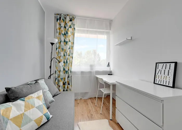 Zaspa 16c - Pilotow 民宿 *