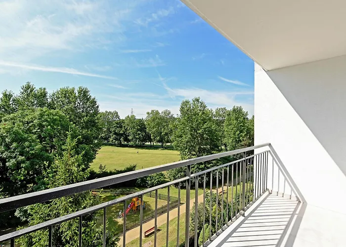 Zaspa 16c - Pilotow 民宿